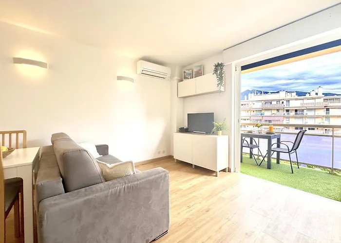 Charming 2-Rooms Apartment - Walk To Beach, Near Monaco & Menton