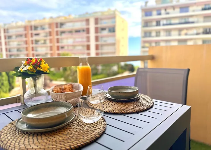 Charming 2-Rooms Apartment - Walk To Beach, Near Monaco & Menton