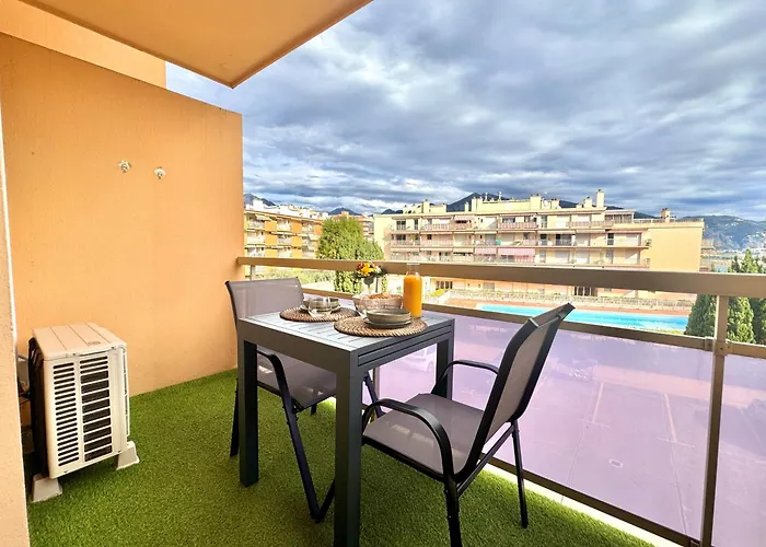 Charming 2-Rooms Apartment - Walk To Beach, Near Monaco & Menton