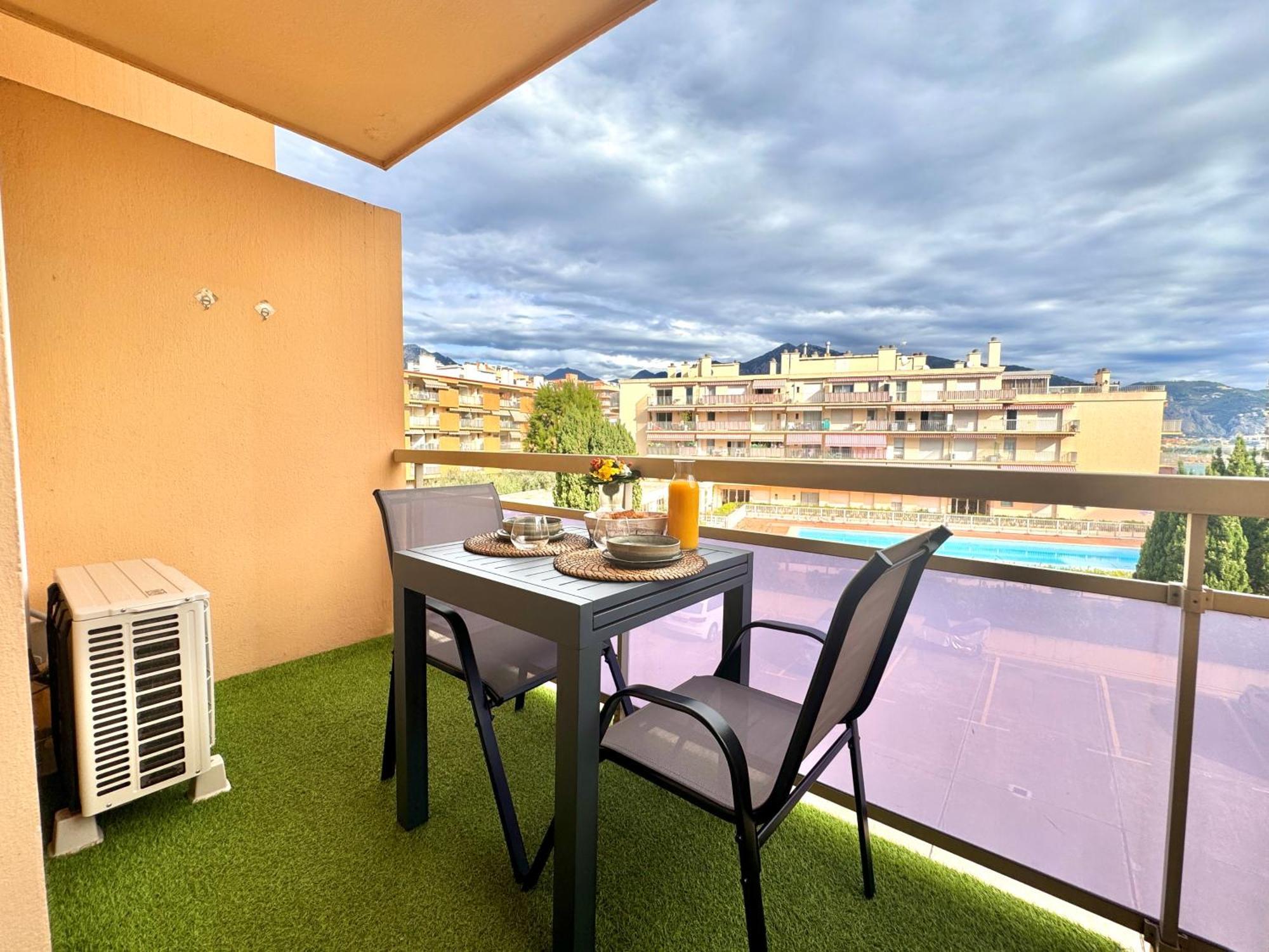 Charming 2-rooms - Walk To Beach, Near Monaco & Menton Appartement